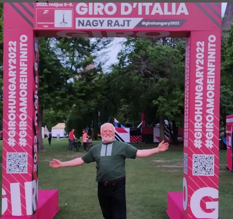 giroditalia's tweet photo. 😶‍🌫️Could we be dreaming?

😶‍🌫️Stiamo forse sognando? 

#Giro https://t.co/jeOb8DVwwQ