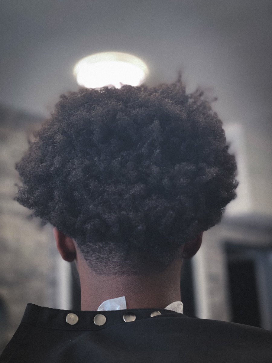 _king_cuts_'s tweet photo. .Light Taper
.beard Trim

#haircutstyles #brooklynbarber https://t.co/aBK8vcL3yL