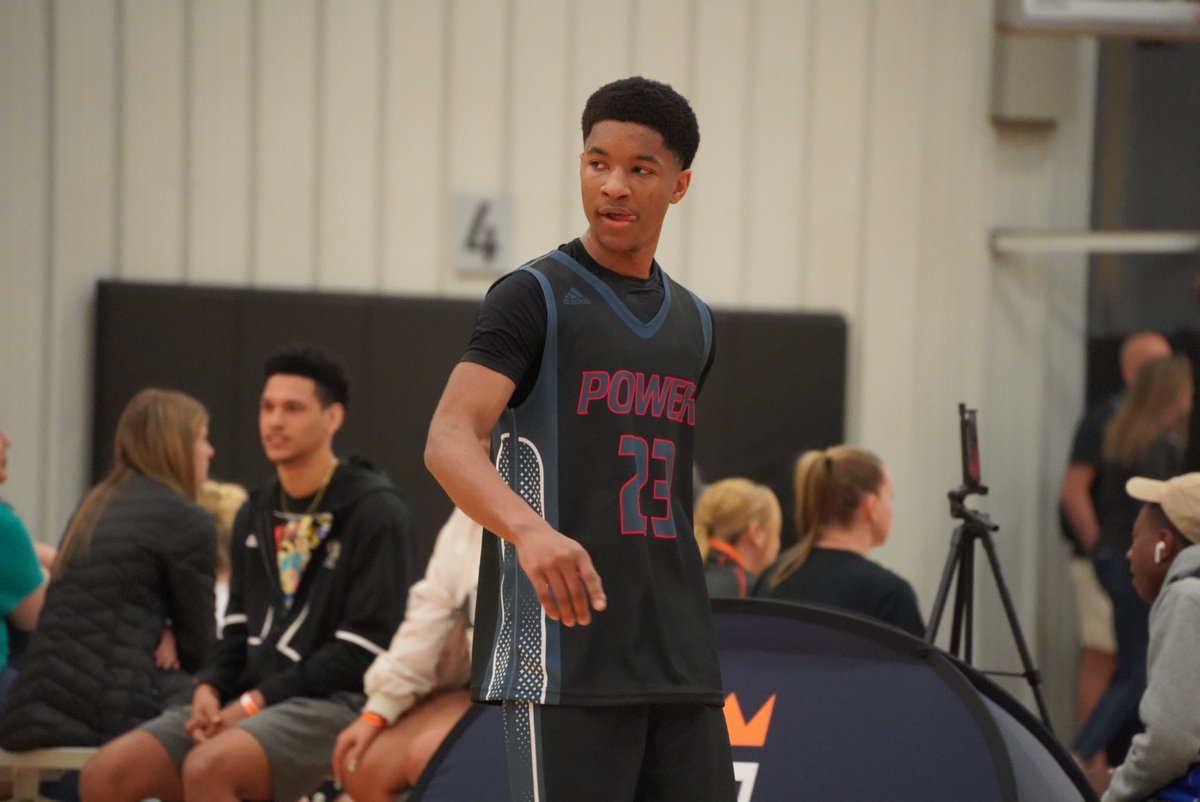 It’s not even 9 AM and Oklahoma Power 2024 W Demontre Boykins has already thrown down two monster, posterizing dunks. Serious bounce when he gets room to launch. 

#NXTPRO