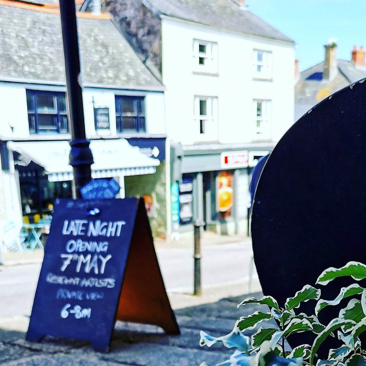 terrace_gallery's tweet photo. It's going to be the perfect night for a celebration...we hope you can join us at 6pm tonight to raise a glass or two to our amazingly talented studio artists...
#localartists #cornishartists #penryn #cornwall #celebration #newcollections #carfs #prints #openstudios #privateview https://t.co/9X68havw0i