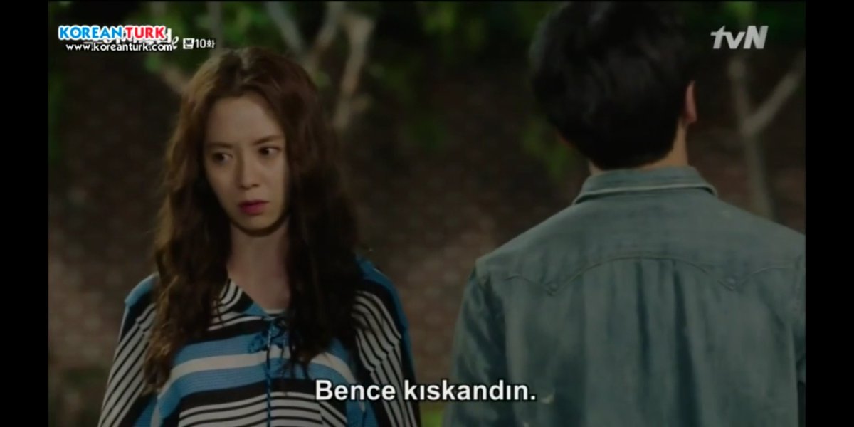 gug_oegeojuja's tweet photo. Kıskandı tabii🤭🤭
#ExGirlfriendClub
#ByunYoHan
#SongJiHyo https://t.co/fRFNStBLQq