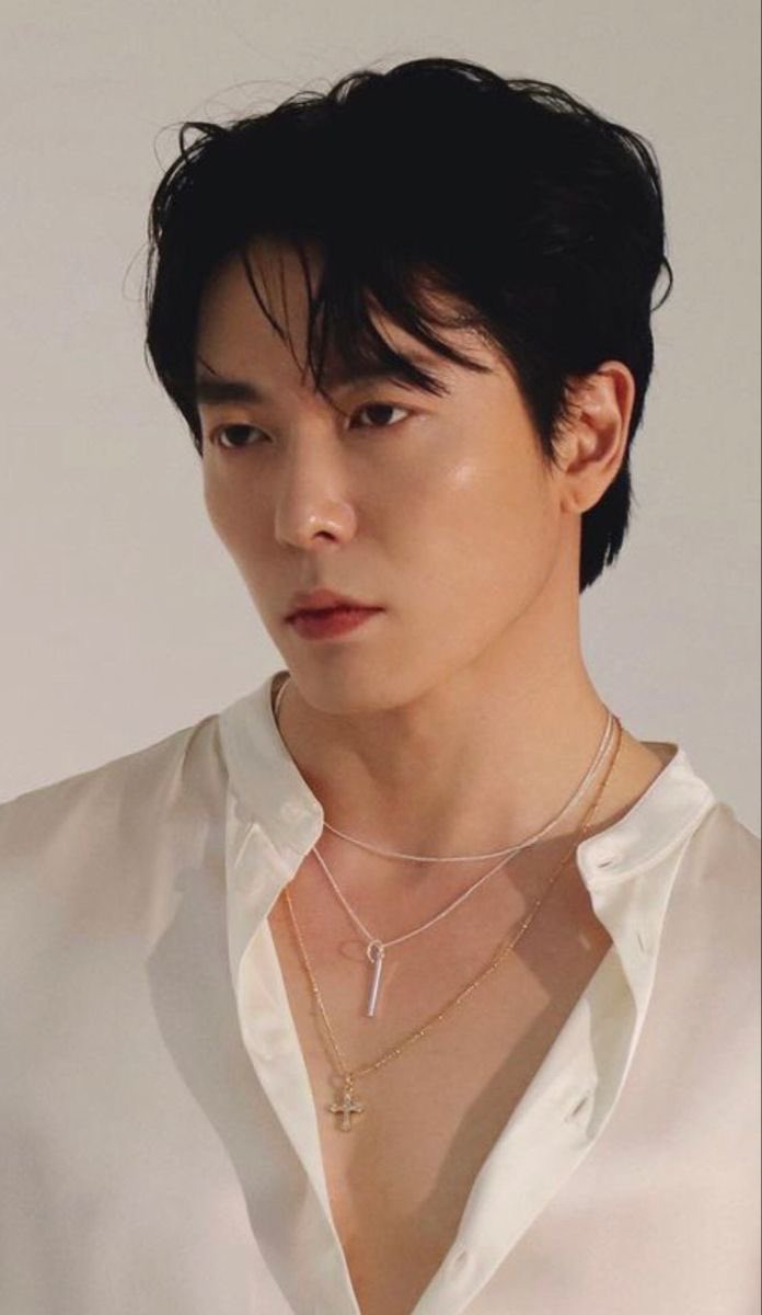 그 크럽 사원증 사진 뭐하세요 다들….??
저는 얘 생각중인데 사원증은 또 증사로 보는 맛이 잇잔아요…