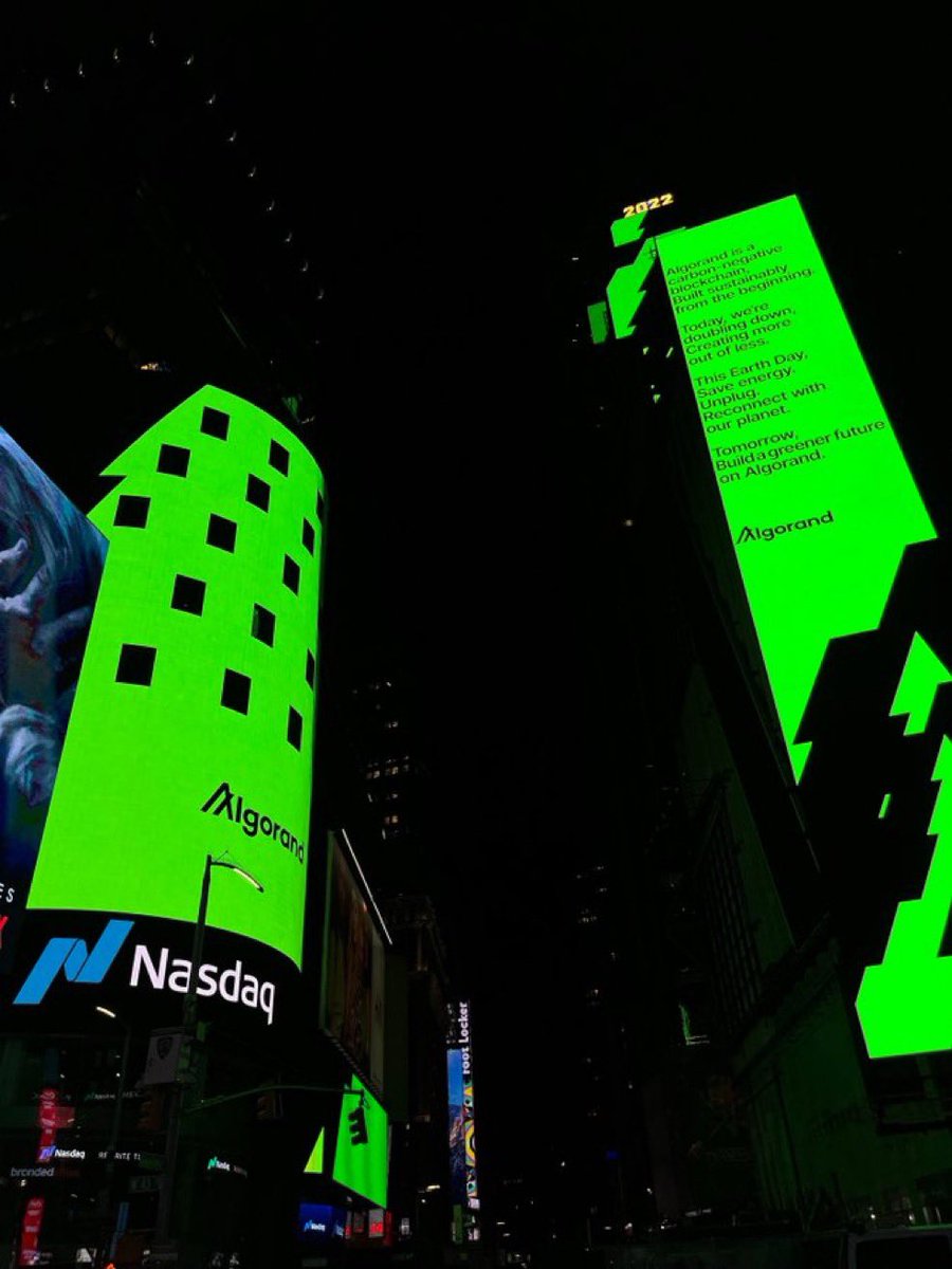 wdoiC9QGRAv9mIe's tweet photo. Algorand will implement a SC that will automate the offsetting of the network’s carbon emissions.Times Square's major billboards went dark for 1 hour is roughly equivalent to the energy required to complete 350M transactions on Algorand vs 6 transactions on 1st gen blockchain. https://t.co/egse3wYL1T