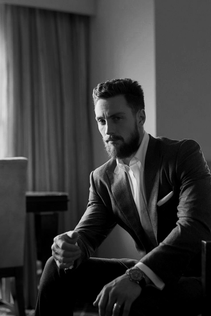 𝐍𝐨𝐭𝐡𝐢𝐧𝐠 𝐬𝐞𝐱𝐢𝐞𝐫 𝐭𝐡𝐚𝐧 𝐚 𝐧𝐢𝐜𝐞 𝐬𝐮𝐢𝐭.
                 #SexySaturday