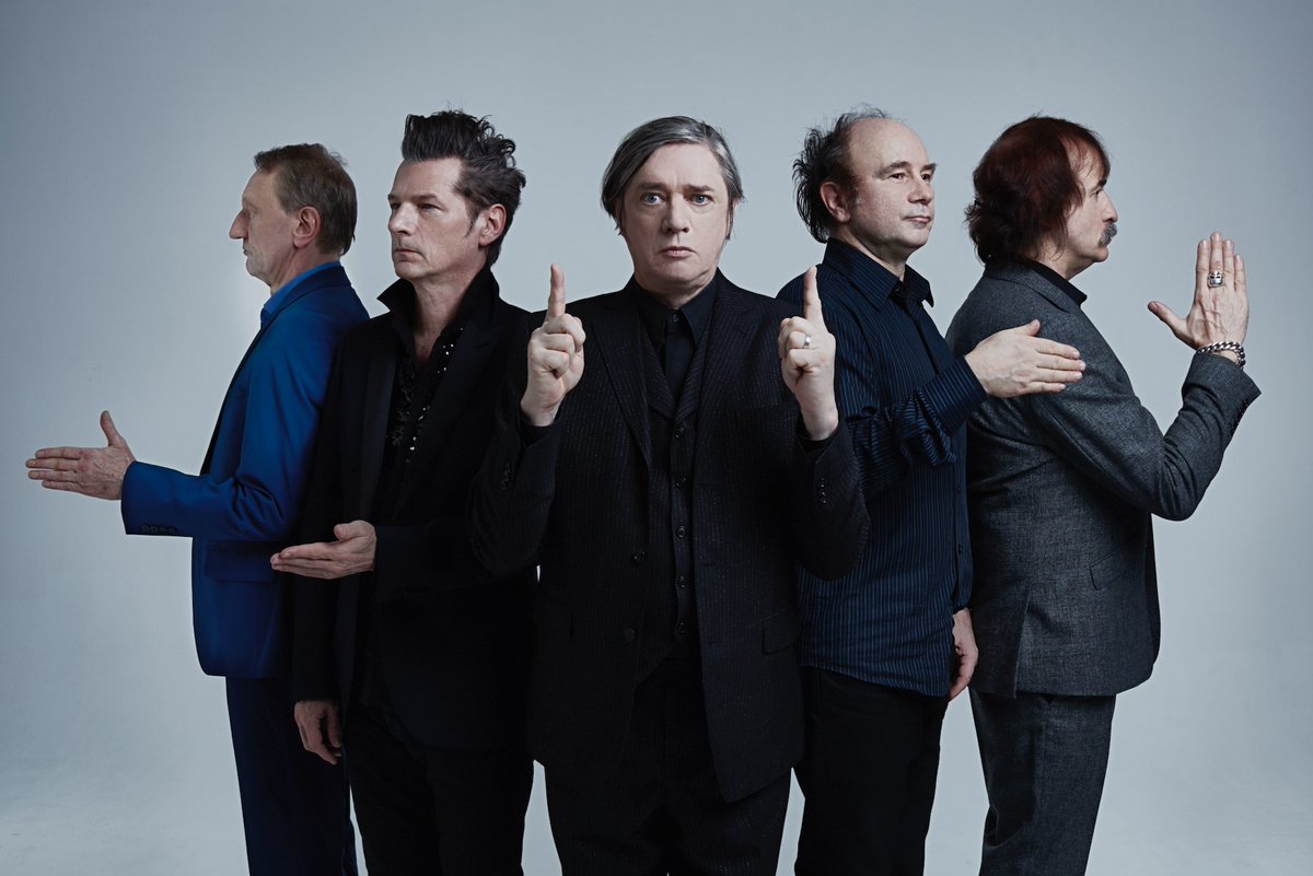 Blixa &amp; C.: «Non siamo più dei dilettanti». La band leggendaria Einstürzende Neubauten, nata e radicata a Berlino, sta per arrivare in Italia. Su «la Lettura» in edicola e nell'App, conversazione con Blixa Bargeld di Massimo Zamboni bit.ly/37nL8Z7