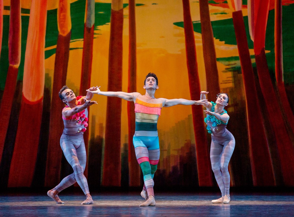 During the fabulous Stravinsky festival <a href="/nycballet/">nycballet</a>, I discovered a @Justin_Peck piece I'd never seen: Scherzo Fantastique. It featured Anthony Huxley slicing thru space with thrilling speed and precision. Here he is with Taylor Stanley and Brittany Pollack, ph Paul Kolnik.