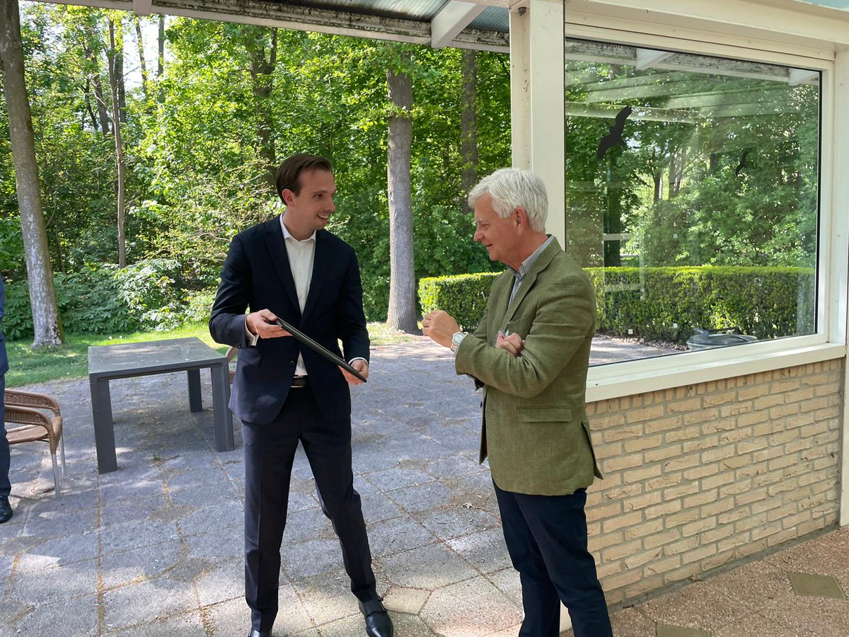 Niek Lobé tweet media