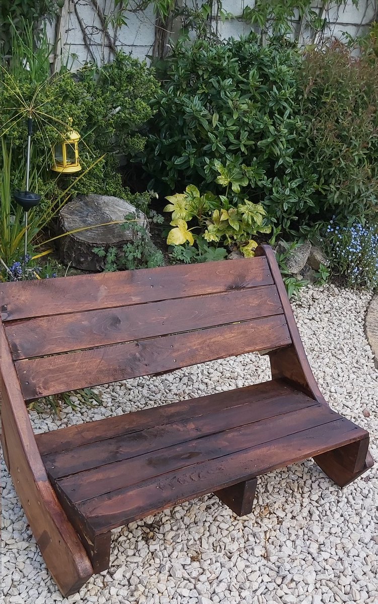 sam3bish's tweet photo. Pallet Bench ready for Nursery 
@Timbertree_Head https://t.co/sskgUkkwnI