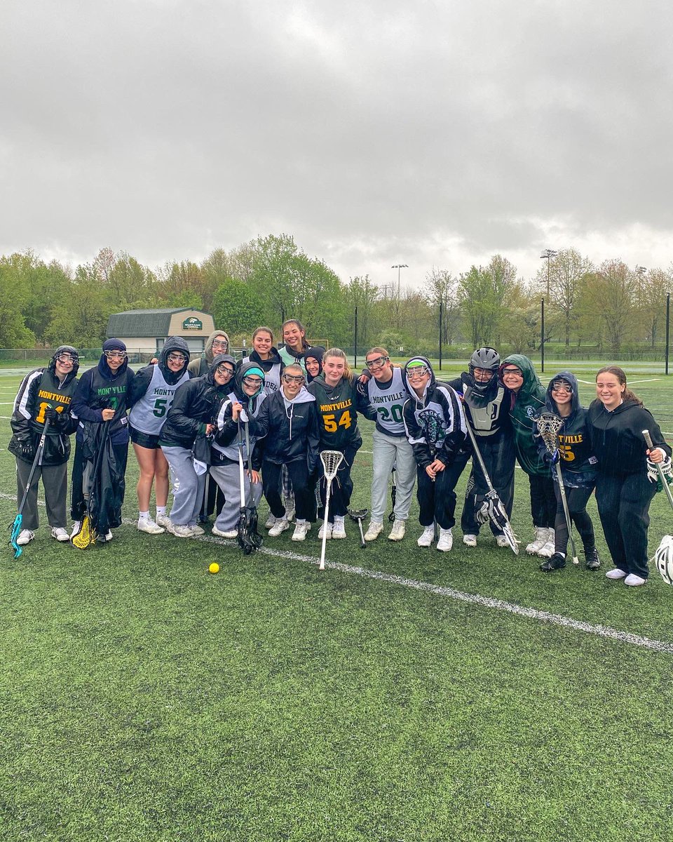 MTHSGLAX's tweet photo. Rain or shine, we put in the work. Right, @ginamarotta31 ? #montvilleglax #seniorpractice https://t.co/34pwXnvEcn