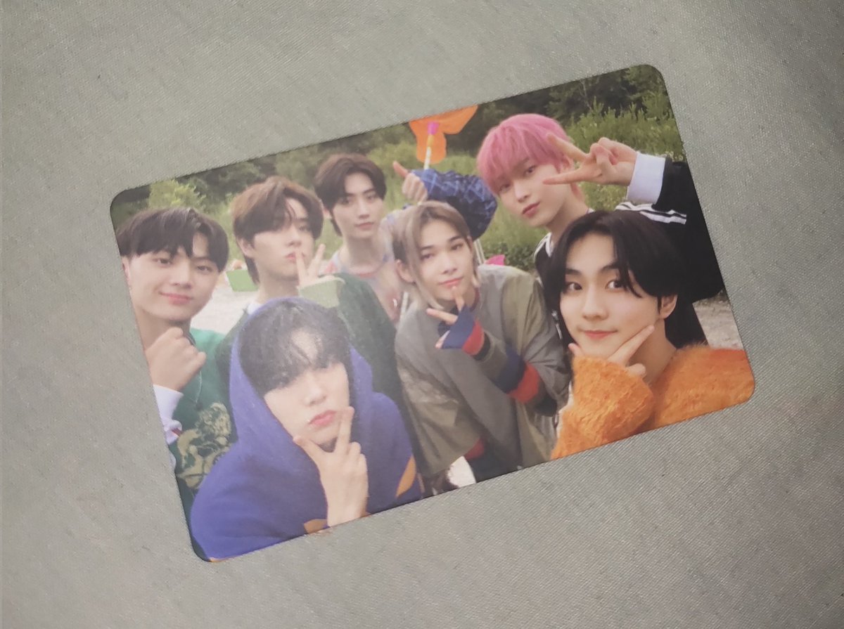 nshmrkgfs's tweet photo. #dumsonhand // wts lfb 

enhypen charybdis selca group pc
— 90, 70 if payo
— mint condition
— can reserve up to 3 days
— proof thru dm
— reply to mine

loc: south caloocan
mod: sco 

🏷️ charybdis group selca enhypen https://t.co/S5FlFes8gB