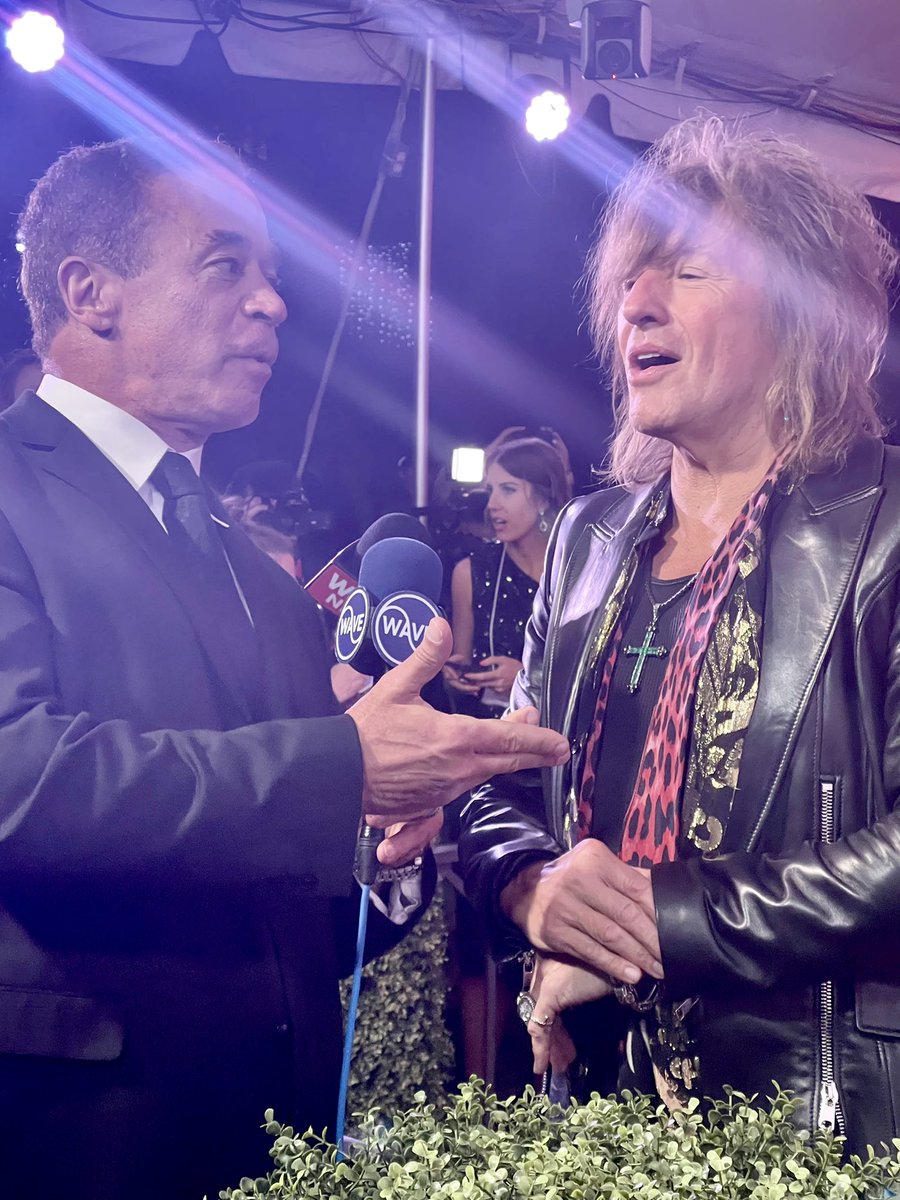 Richie Sambora loves the Derby!
#wavederby