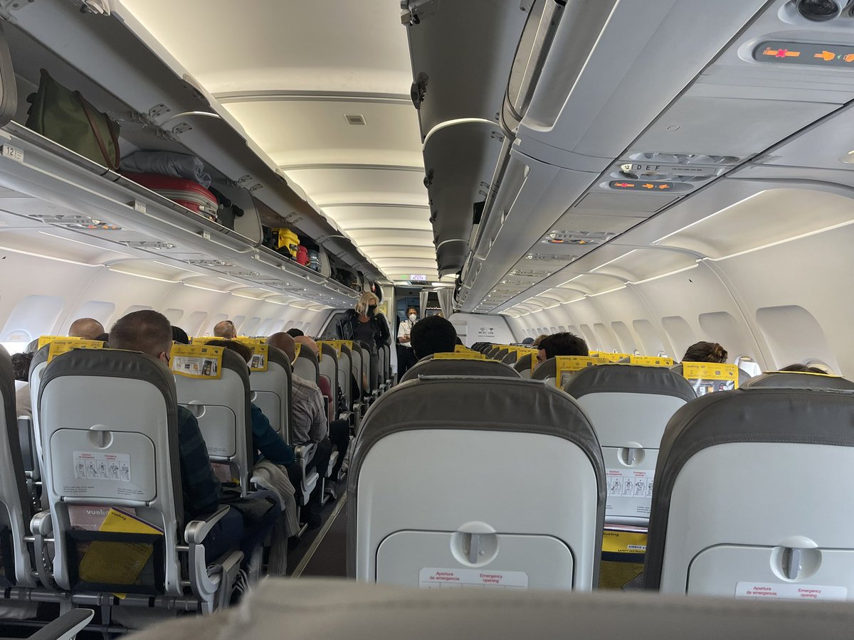 JoshBett1's tweet photo. See you soon Bilbao ✈️ 🏀 ✈️
#BasketballCL #RoadToBilbao
#SOMHIManresa 🔴⚪️🔴
#VamosCanarias 🟡⚫️🟡
#YallaHolonia 🟣🟡🟣
#MHPRiesen 🟡⚫️🟡 https://t.co/61o6eyP4gU