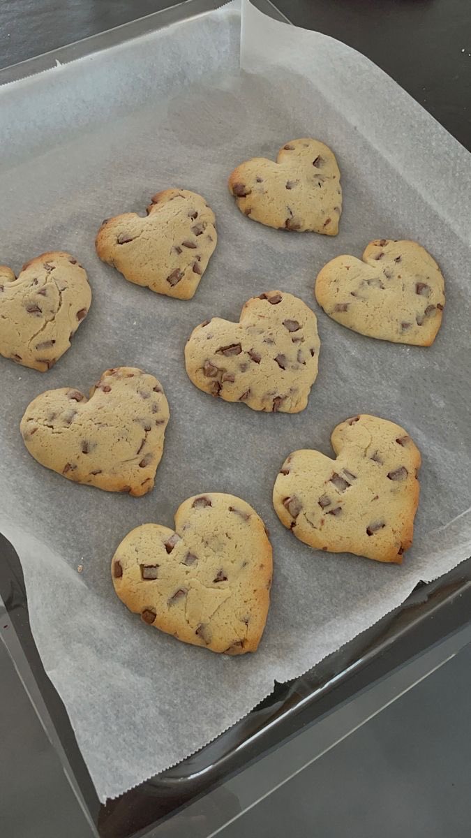 hauteblood's tweet image. baking heart shaped cookies &amp;lt;333