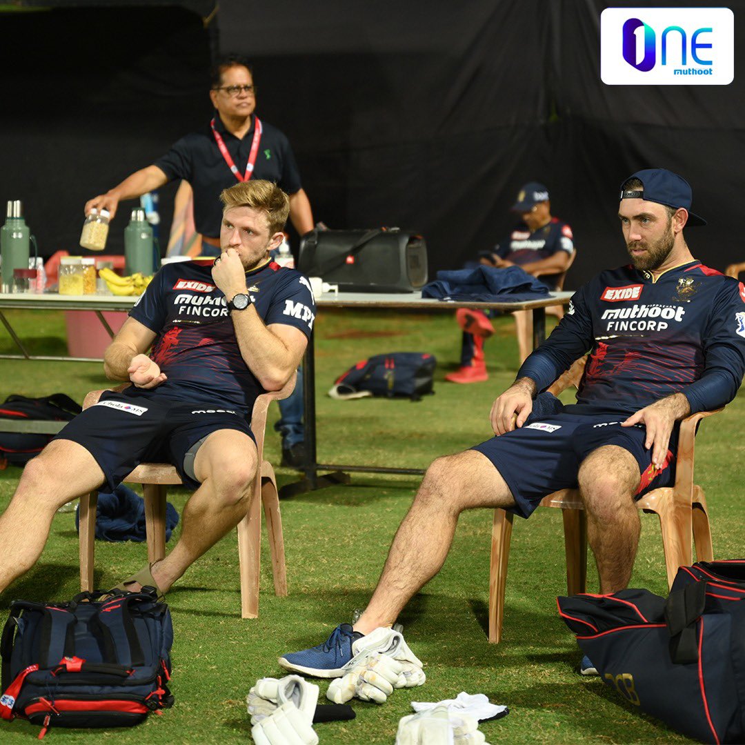 RCBTweets's tweet photo. 𝗢𝗡𝗘 𝗠𝘂𝘁𝗵𝗼𝗼𝘁 𝗠𝗼𝗺𝗲𝗻𝘁 𝗼𝗳 𝘁𝗵𝗲 𝗗𝗮𝘆 📸 

Patiently waiting for Match Day like. 
We’re just ☝🏻sleep away from our #GreenGame. 🥳🤩💚

@MuthootIndia 

#PlayBold #WeAreChallengers #IPL2022  #Mission2022 #RCB  #ನಮ್ಮRCB #GoGreen https://t.co/s7HGOT3vpl