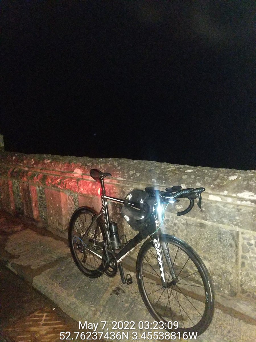 plantsandghosts's tweet photo. CP2: Lake Vyrnwy Dam #transwales22 @theracingcoll https://t.co/mm6AtvC5BP https://t.co/AwhVqSAZ7A