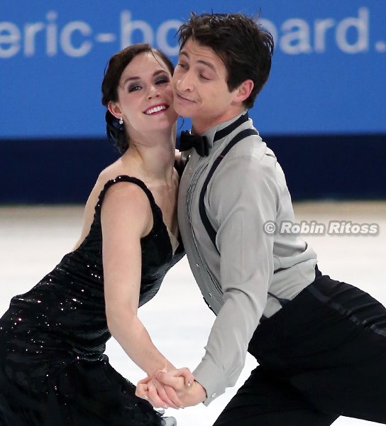 CBrollies's tweet photo. 1/2
Happy VM Weekend everyone
๐ต...My baby don't care for shows
My baby don't care for clothes
My baby just cares for me
My baby don't care for cars and races
My baby don't care for high-tone places
My baby just cares for me...๐ต
#VirtueMoir #JazzDivas https://t.co/n8a1Qfhw8b