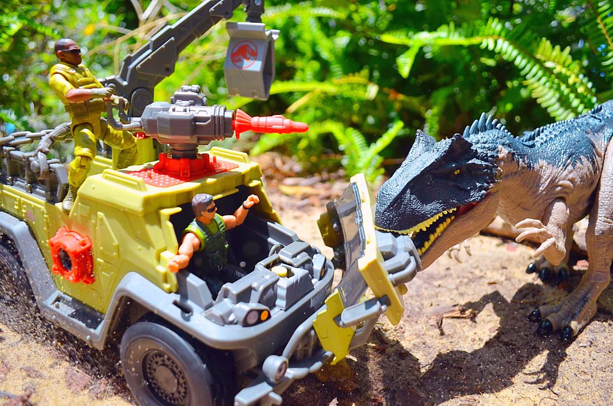 JMaloneActs's tweet photo. Predator Pandemonium 

@JurassicWorld | @Mattel

#JurassicWorld #JurassicWorldDominion #Allosaurus #ExtremeDamage #JurassicPark #GenerationJurassic https://t.co/MQBhMq1mvh