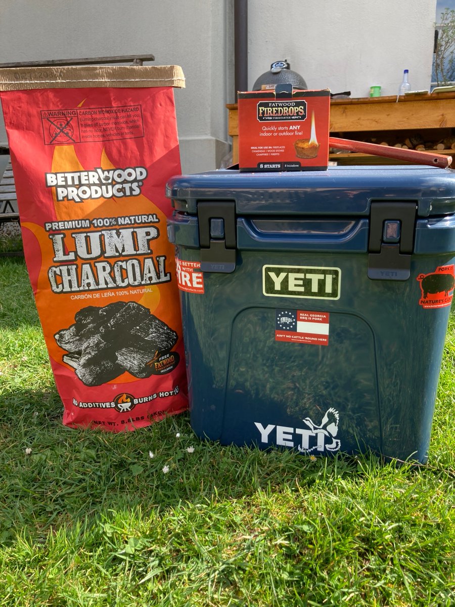 BetterWoodP's tweet photo. Time for an afternoon in the yard grilling 🥩🍗🍔 https://t.co/Z91vUgHSAi