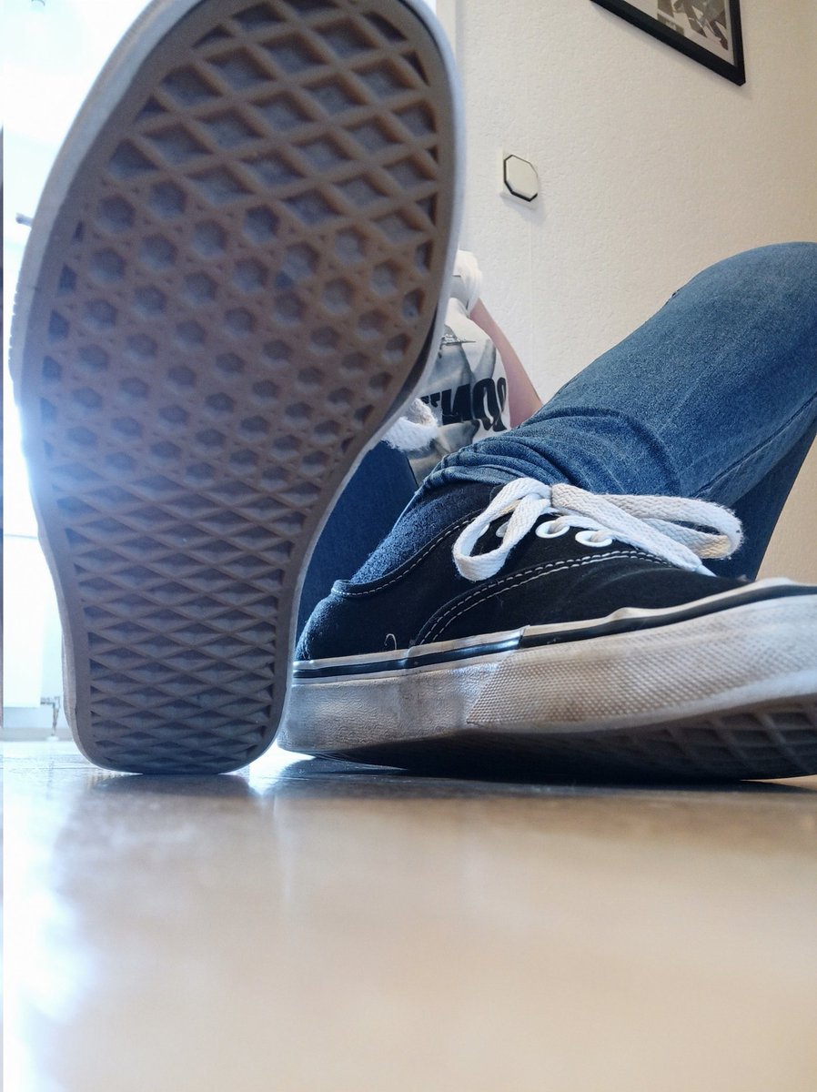That_ThiccChicc's tweet photo. Ganz schön dreckig. Und kaputt dazu. Bin heute abend erst wieder zuhause, bis dahin will ich die 💸 haben! Amazongutschein oder PayPal! #nsfw #nsfwtwt #shoes #schuhe #findom #fusssklave #zahlsau #zahlschwein

- fusssklave - zahlsau - findom - zahlschwein - fetisch - füße https://t.co/FEPJzNcxvG
