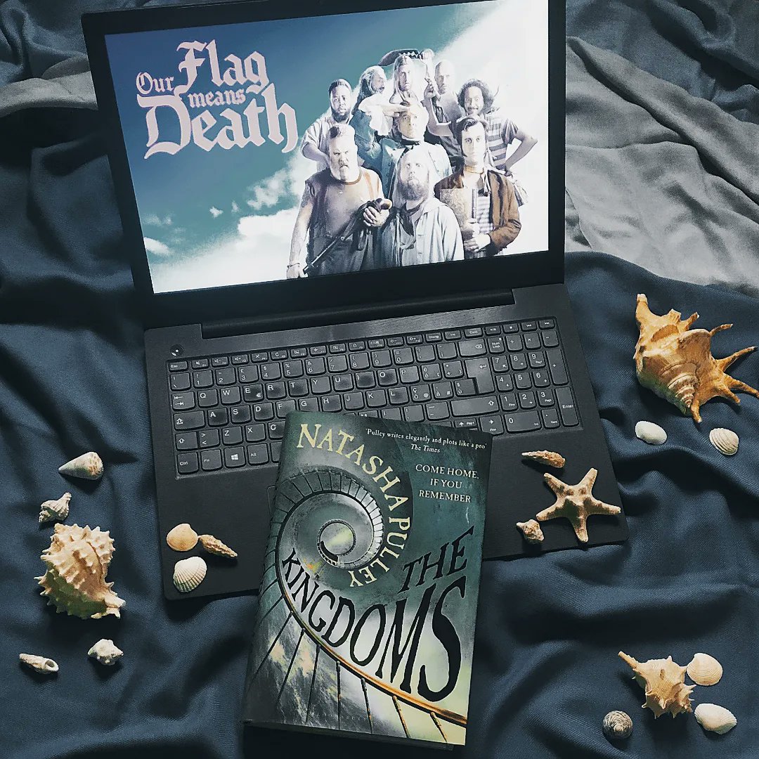 LuanaRainbow's tweet photo. Gay pirates in books and tv series *chef's kiss*
I wrote something about it here: 
https://t.co/0CvbphAoPk

#OurFlagMeansDeath #theKingdoms #BlackSails https://t.co/c8wDt5wOBF