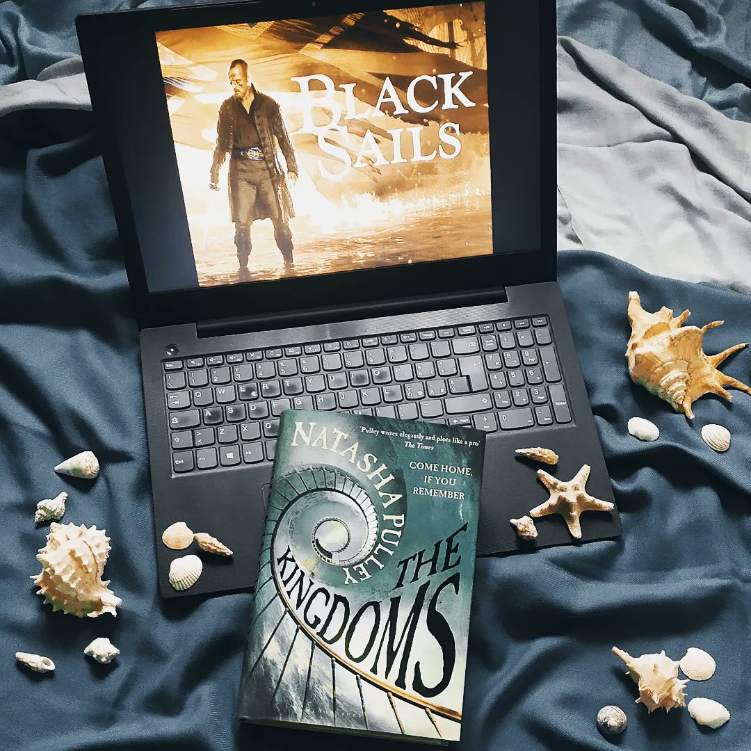 LuanaRainbow's tweet photo. Gay pirates in books and tv series *chef's kiss*
I wrote something about it here: 
https://t.co/0CvbphAoPk

#OurFlagMeansDeath #theKingdoms #BlackSails https://t.co/c8wDt5wOBF