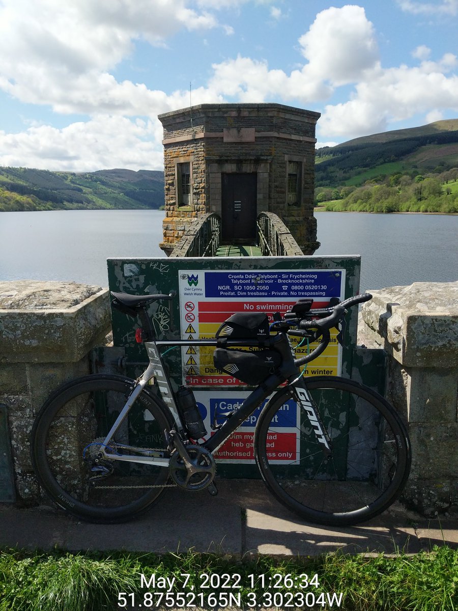 plantsandghosts's tweet photo. CP4: Talybont-on-Usk Reservoir Dam #transwales22 @theracingcoll https://t.co/20pIg4XpvR