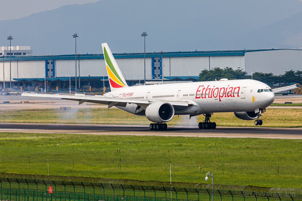 lin_universe's tweet photo. Ethiopian Airlines B777-300ER landing in #ZGGG
#Avgeeks #aviationphotography https://t.co/sbw6g1W3hS