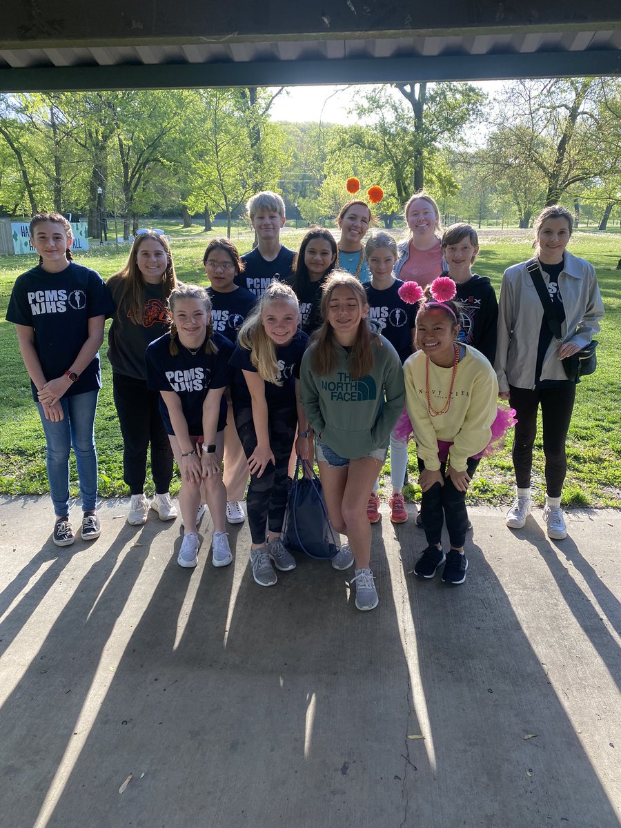 Pirates Serve/NHS meets PCMS NJHS at the Northland Mother’s Day 5k/10k run. So glad to have so many PC students show up to help on their Saturday morning! #pcr3proud #serveoverself <a href="/PCHSHalls/">PCHS Halls</a> <a href="/grammar_slammer/">Aimee Wilson</a> <a href="/PlatteCountyR3/">PlatteCountyPirates</a>