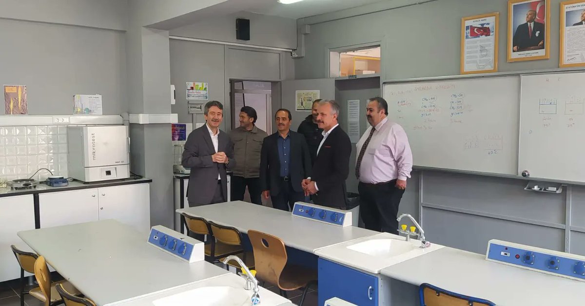 halilakkanatcpl's tweet photo. İl Milli Eğitim Müdürümüz Sayın Levent YAZICI ile ilçe Müdürümüz SayınNecati YENER okulumuza  ziyarette bulundular.Okulumuzda yapılan çalışmalardan dolayı memnuniyetini dile getiren müdürlerimize ziyaretlerinden dolayı teşekkür ederiz
@istanbulilmem
@memleventyazici
@esenyurtmem https://t.co/C7Qws1E3Oo