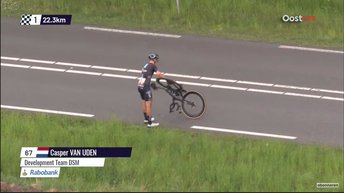 Oh no! Bad luck as @caspervanuden goes down after some contact in the bunch. 😣 He's waiting at the side of the road for mechanical assistance with 22km to go. #RvO2022