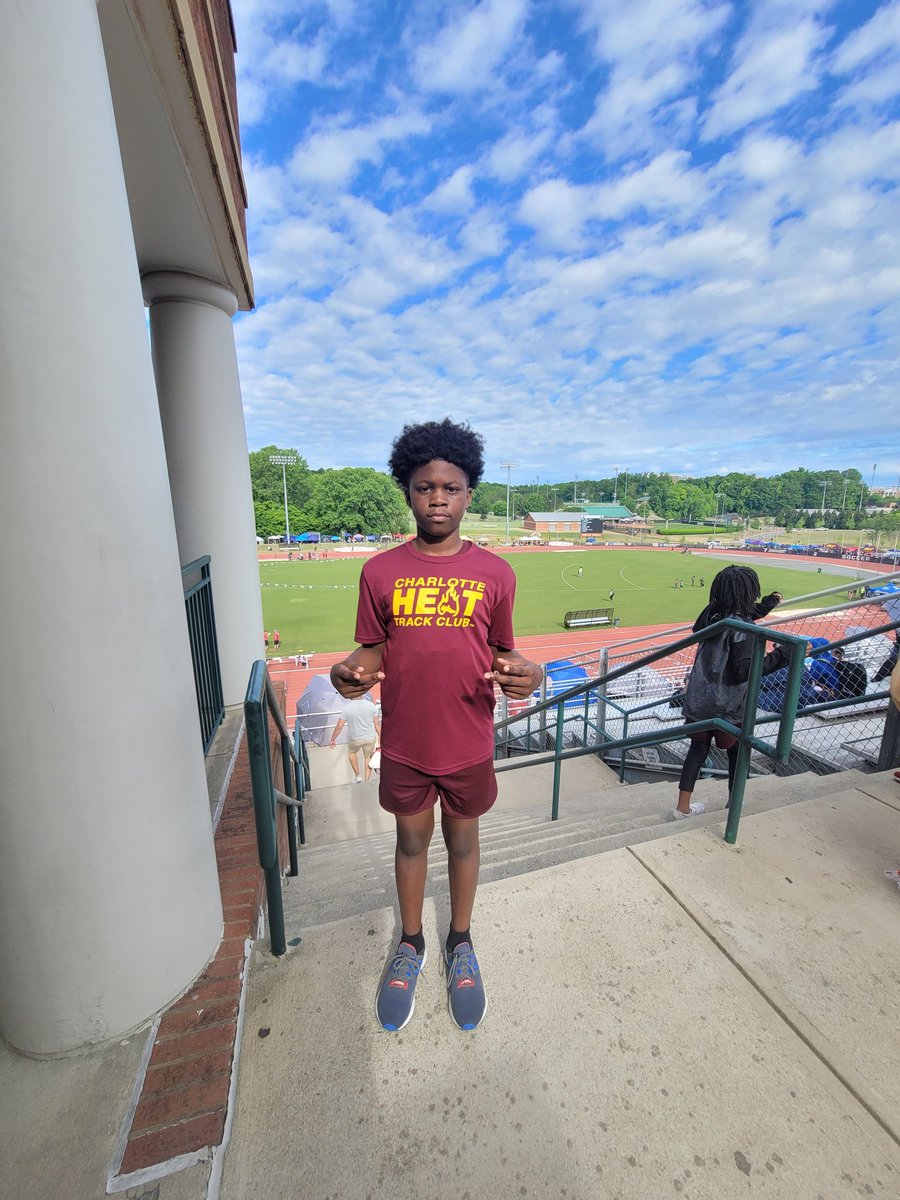 Ced1Hundred's tweet photo. We Back At It Today. 100,400m & Long Jump. @JamaarGreen1 #WeWorken #Uncc49ersUniversity #Trackandfield https://t.co/gIf4fvLF8j