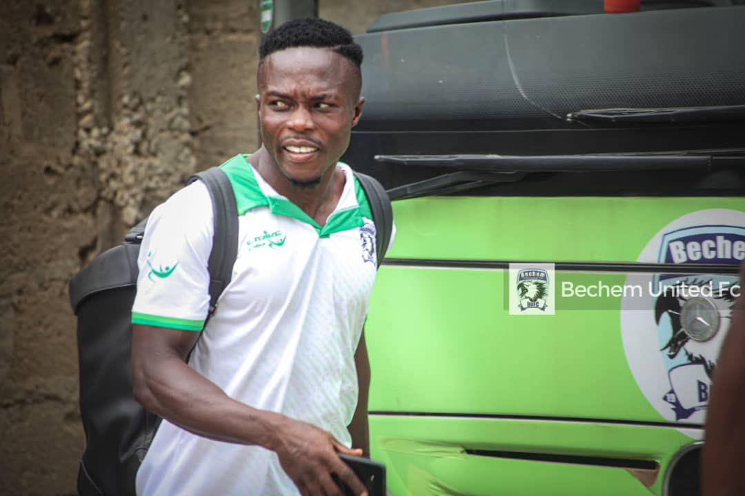BechemUnitedFC's tweet photo. ๐ธ : Arrival of the lads at the Nana Fosu Gyeabour Park
#GPLMatchday28
#BechemHearts https://t.co/sD2HsDeJZv