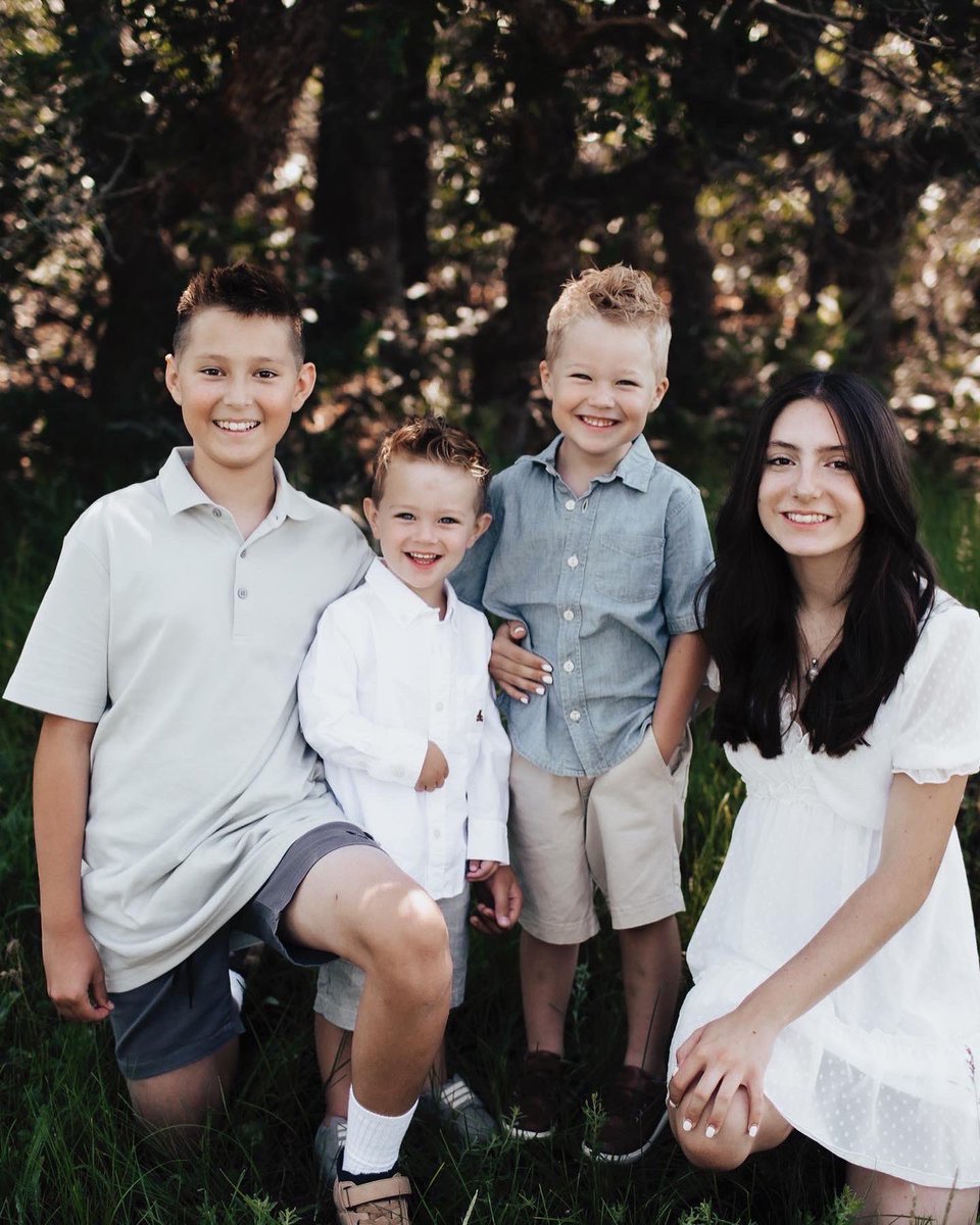itslonihaskell's tweet photo. Happy Mother’s Day Weekend! 

The four amazing humans that made me a mama on Earth! I’m so lucky, thankful and blessed to be called mom by such amazing souls 🤍

“Love begins at home, and it is not how much we do, but how much LOVE we put in that action.”
⁃Mother Teresa https://t.co/w7YHM6en22