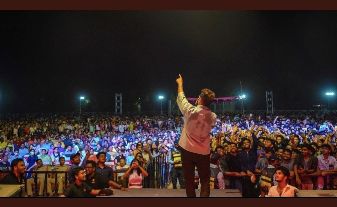 Shruthi_198's tweet photo. Shine like a star, fly like a bird  that spreads melodious tunes and blissful moments

WE LOVE YOU SREERAM

#Sreeramachandra https://t.co/tYaXM4txDW