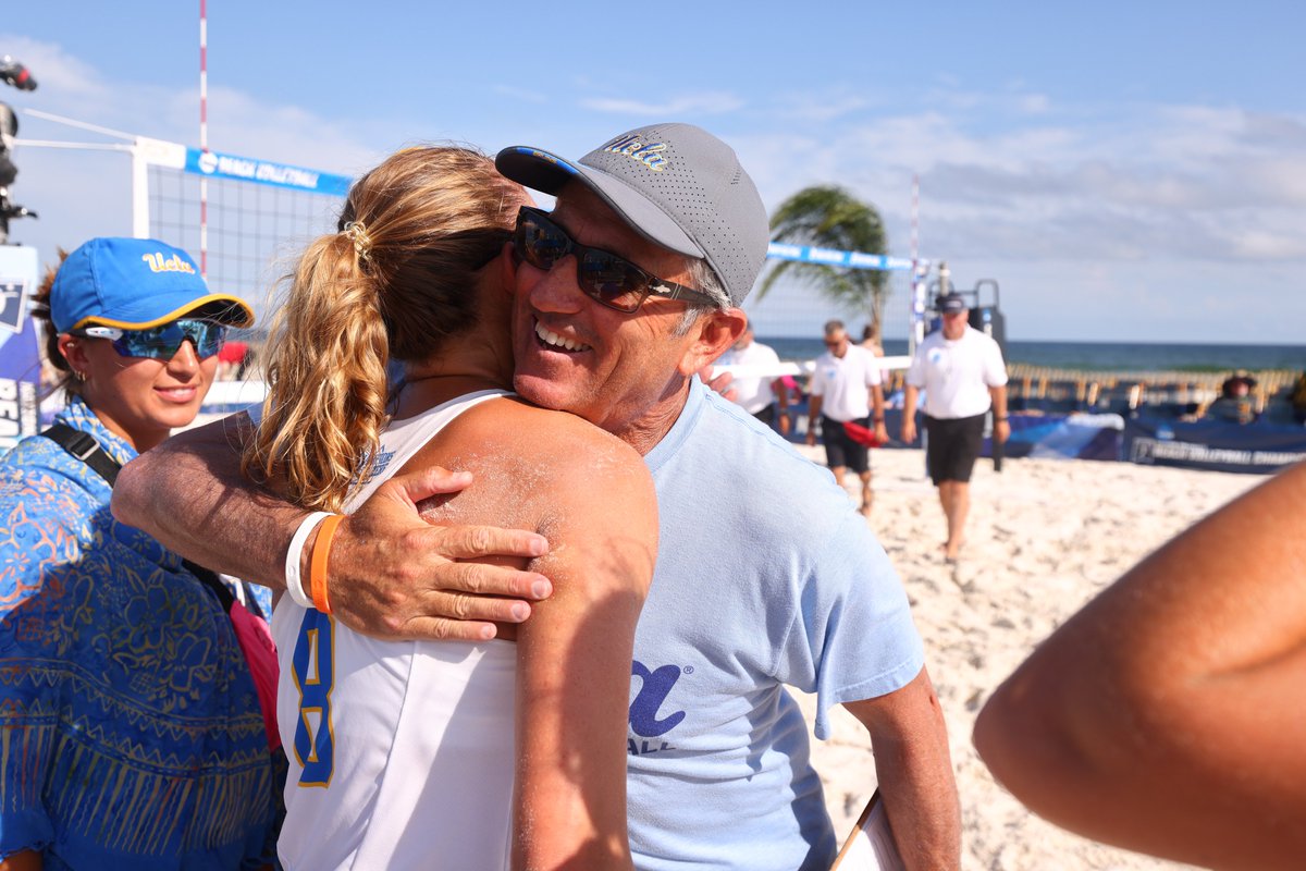 uclabeachvb's tweet photo. We give the best hugs!
📸 by NCAA Photos
#GoBruins 🏖️🏐🏆🏆 | #NCAABeachVB https://t.co/iiSJRml2lL