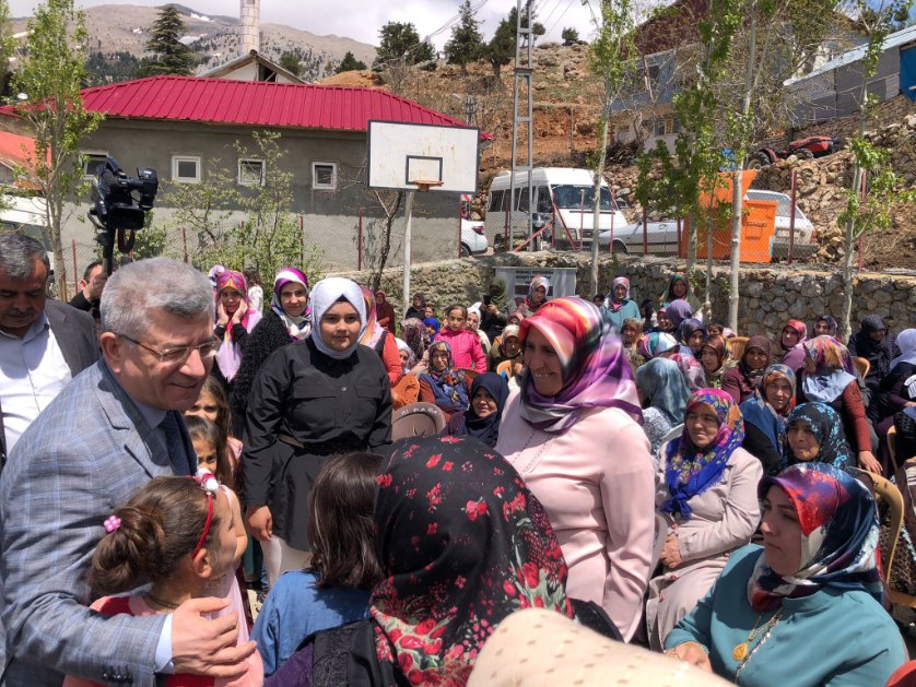 seferaycan's tweet photo. #MHPÇağlayancerit İlçe Teşkilatı olarak #Soğukpınar #Kale #Boylu #Orucpinari mahallelerinde taziye, hasta, düğün ziyaretlerinde bulunduk. https://t.co/yvMovAyFpd