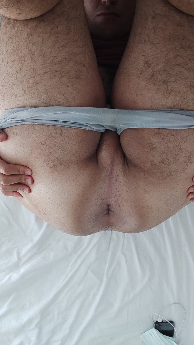 mertates07007's tweet photo. @gaybulgeler 27 198 140 kg #kilolu #bear #şişman #tombul seven yeri aracı olan İzmir Urla alacatı ve ceşme yazsın https://t.co/waFl34tRk2
