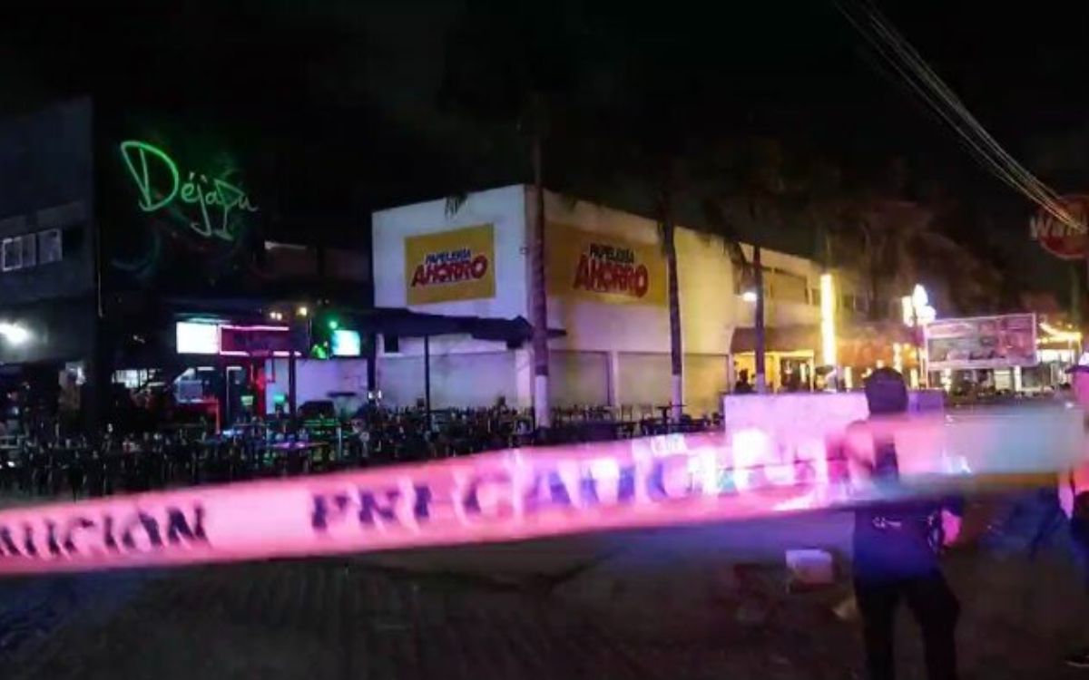 AristeguiOnline's tweet photo. Al menos dos muertos y siete heridos en tiroteos en Cancún | Videos
https://t.co/wMgBebVRve https://t.co/wf3kUhSJnR
