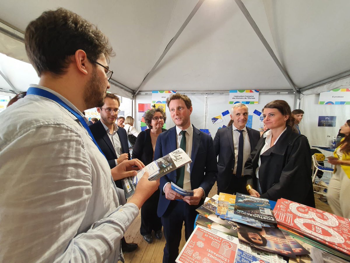 Cap Magellan 🇫🇷🇪🇺🇵🇹 (@capmagellan) on Twitter photo Avec <a href="/CBeaune/">Clément Beaune</a>, secrétaire d’État chargé des affaires européennes, à l’occasion de la #JourneedelEurope, de passage sur le stand de <a href="/capmagellan/">Cap Magellan 🇫🇷🇪🇺🇵🇹</a>. 🇫🇷🇪🇺🇵🇹 Avec <a href="/CBeaune/">Clément Beaune</a>, secrétaire d’État chargé des affaires européennes, à l’occasion de la #JourneedelEurope, de passage sur le stand de <a href="/capmagellan/">Cap Magellan 🇫🇷🇪🇺🇵🇹</a>. 🇫🇷🇪🇺🇵🇹