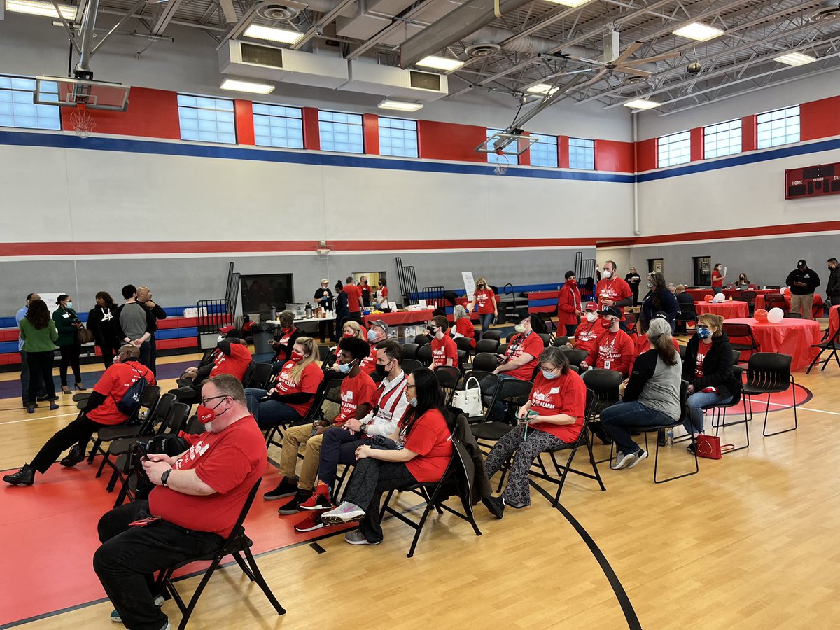 RedCrossIL's tweet image. Thank you to all our volunteers who came out today to help install alarm in Richton Park! @ToniPreckwinkle #endhomefires