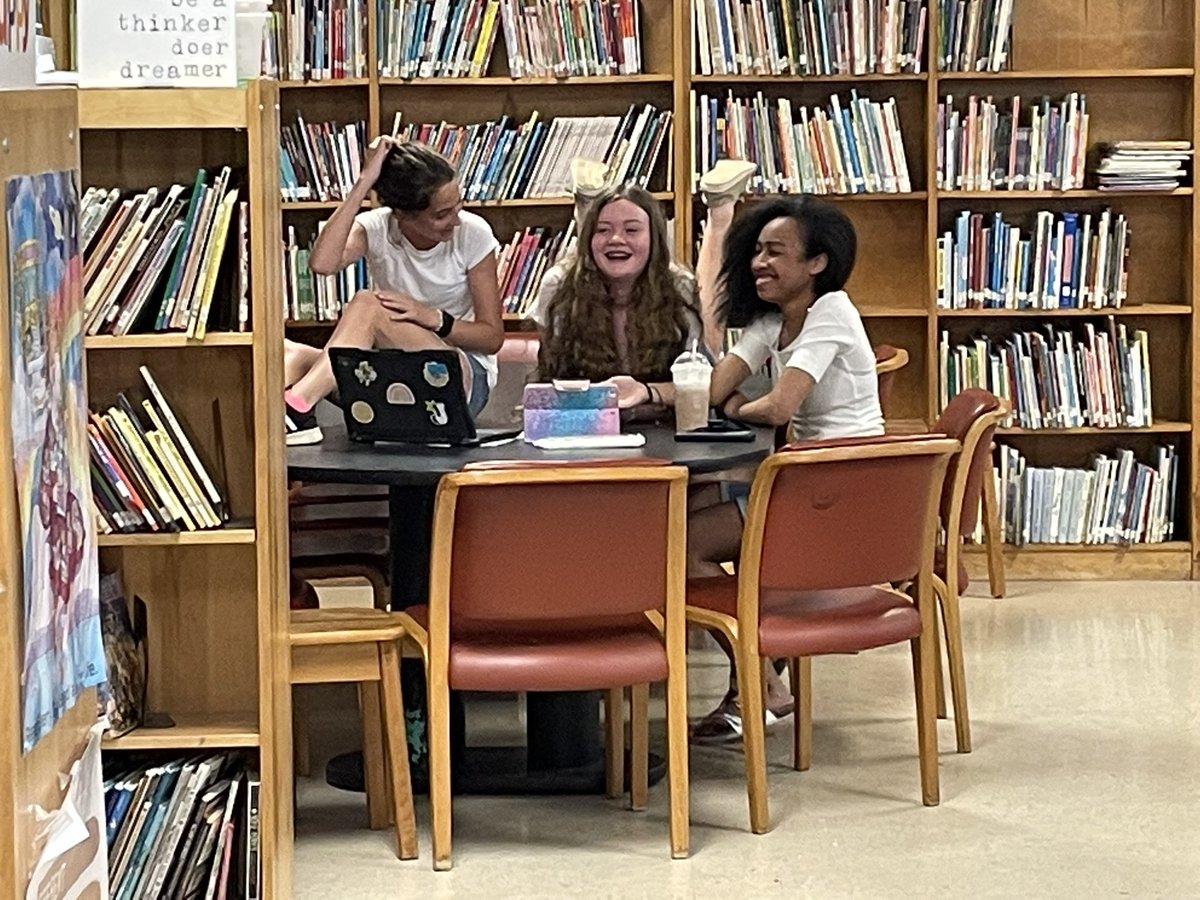 GastonCindy's tweet photo. So much #JoyatSchool this busy busy week! 8th graders filmed music videos about science concepts and K-7th Buddies had kite day. Some flew high, and some made flower crowns. After the long testing window, joy was needed! #PaideiaLearning #CSLA_STEM #TestingisOver @WeAreCSLA https://t.co/VjSs0uYXZ3