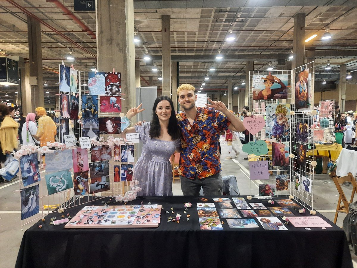 Safira_Baran's tweet photo. Mirad qué bonitos @mikan_miyuki y @frizzery 😍😍😍 Stand 57!!! https://t.co/IAJgkCHuPq