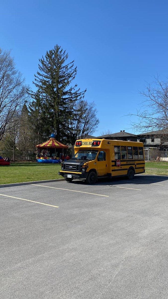 ecolecatholique's tweet photo. DESTINATION maternelle/jardin maintenant à @cmfoottawa!  Venez rencontrer nos experts de la petite enfance! https://t.co/2JOrYytXxR