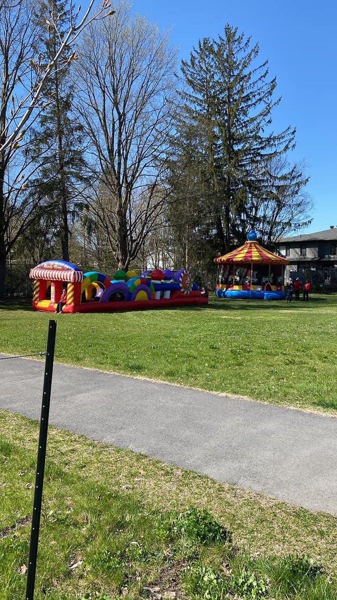 ecolecatholique's tweet photo. DESTINATION maternelle/jardin maintenant à @cmfoottawa!  Venez rencontrer nos experts de la petite enfance! https://t.co/2JOrYytXxR
