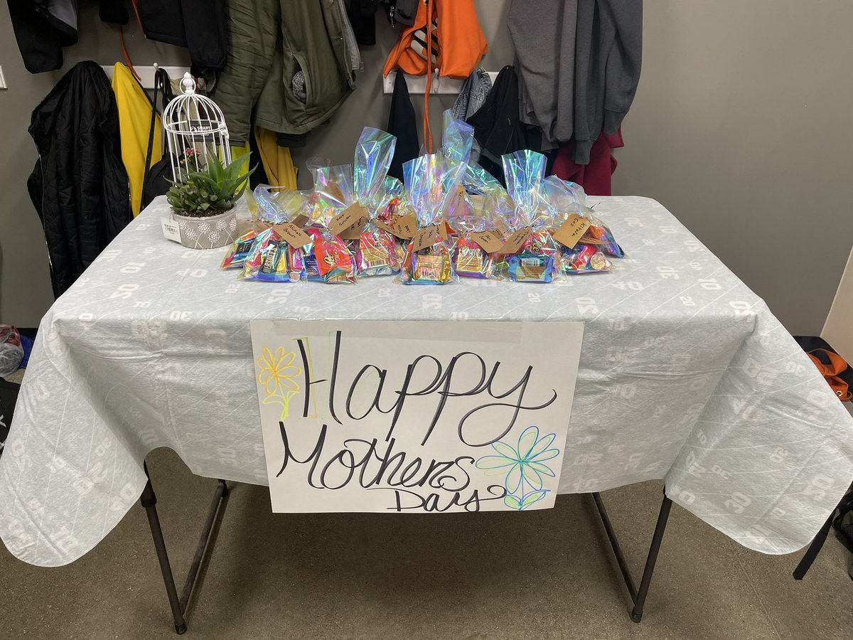 Stroud2104's tweet photo. Happy Mother’s Day! Thank you to all the moms at 2104 for all you do both for your work family and at home! https://t.co/YGoLpcPd4m