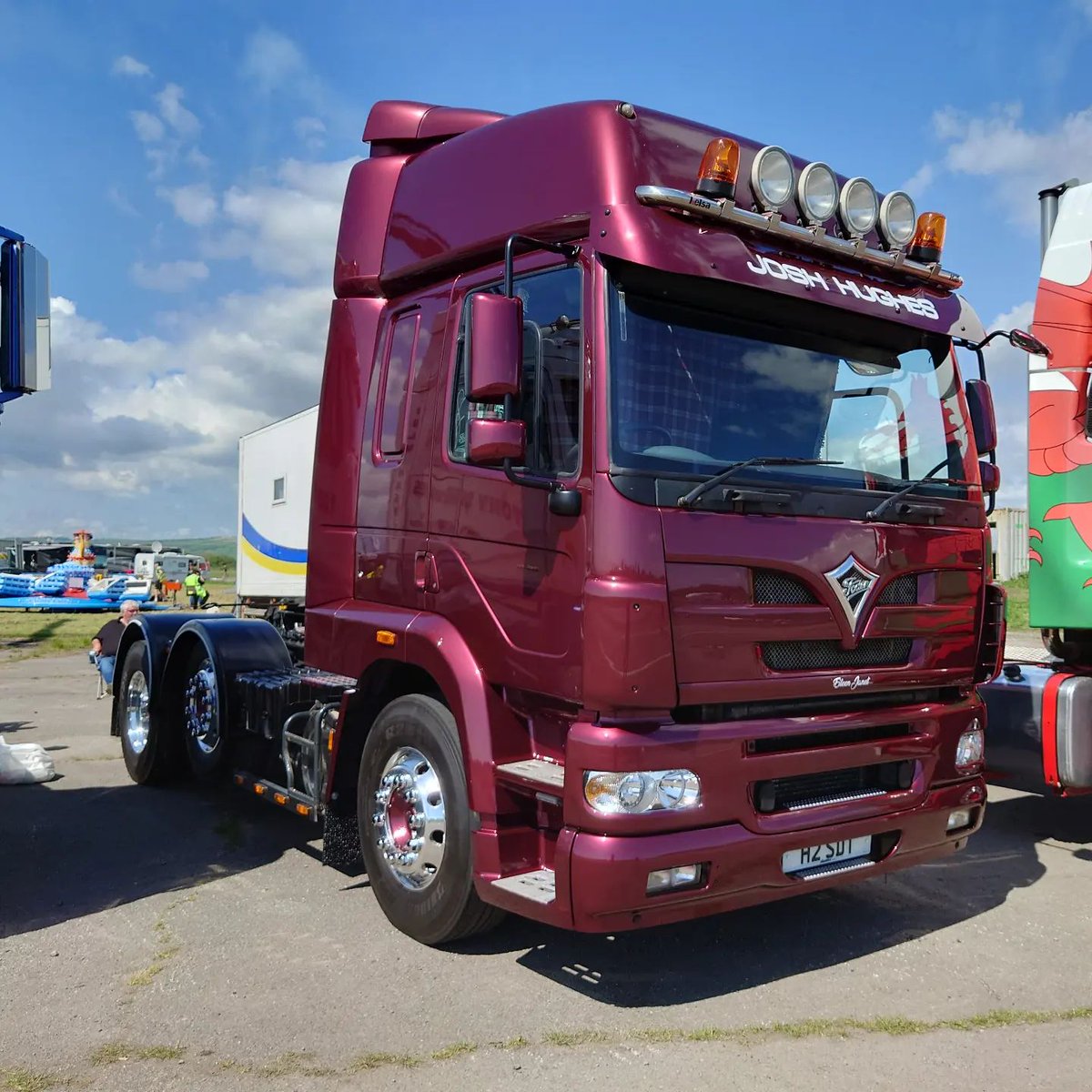 TrucknDriver's tweet photo. A familiar Foden Alpha 420 gleaming in the sun here at @convoytruckevents Convoy Cymru #fodentrucks #fodenalpha https://t.co/BC0izHTrV2 https://t.co/f6Af6fawFz