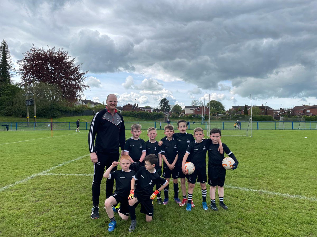 Naomh_Una_clg's tweet photo. Big shout out to our superstar U8 &amp; U10 Girls
&amp; U7 Boys &amp; U10 Boys who were excellent today in their mini blitz. 

New players always welcome. Training is 6-7pm Fridays at Woodlands. https://t.co/VqpclNjJU8