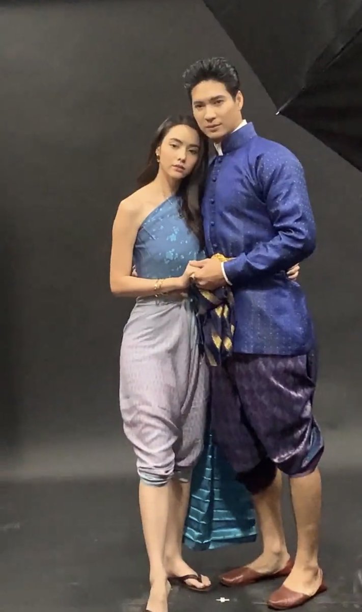 promiseofus's tweet photo. สไบสีนี้ขับผิวมาก รอๆเขมิอรคนสวย #มุกดานรินทร์รักษ์ #ไมค์ภัทรเดช #เภตรานฤมิต https://t.co/UCcyRM2bSA