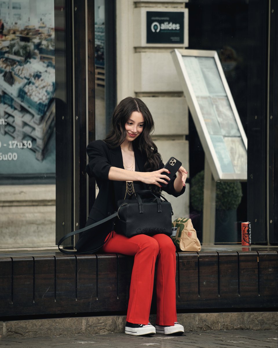 PBechea's tweet photo. It's time for a selfie 🦋

#selfie #portrait #streetphotography #girlpower #citygirl #urbanphotography #mood #vibe #Belgium https://t.co/DnTedumDZH