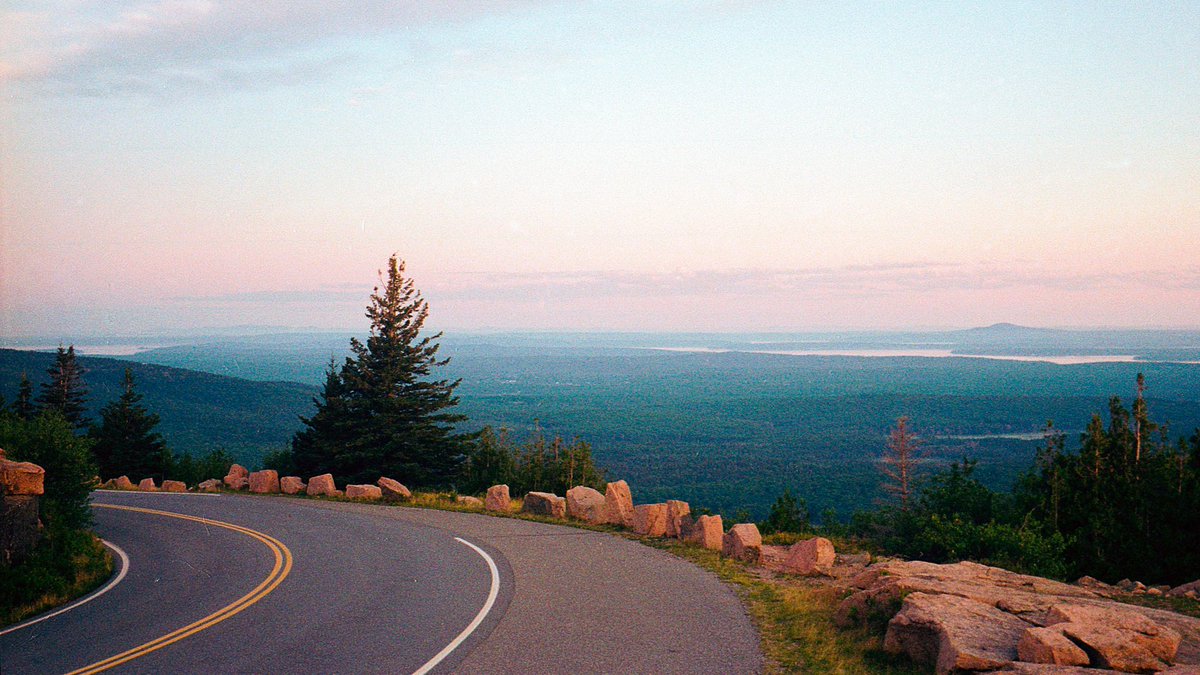nev_in_color's tweet photo. new england on 35mm 🎞 https://t.co/JV4ZPS0Kle